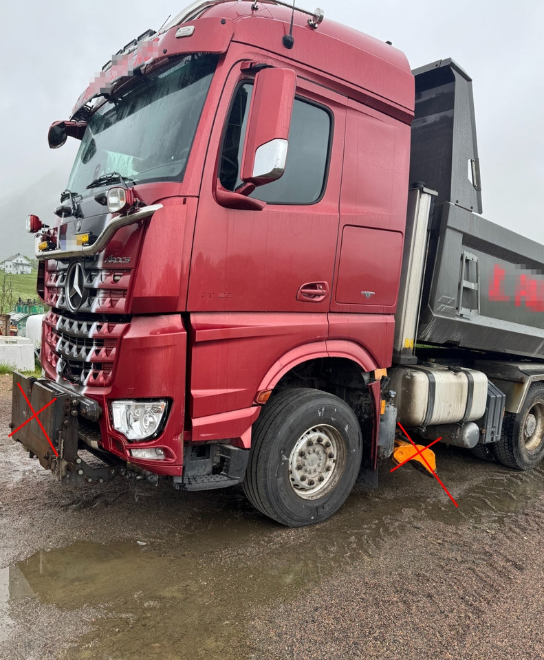 Mercedes-Benz Arocs 2658 - Billenőplatós teherautó: 2 kép. Mercedes-Benz Arocs 2658 - Billenőplatós teherautó: 2 kép.