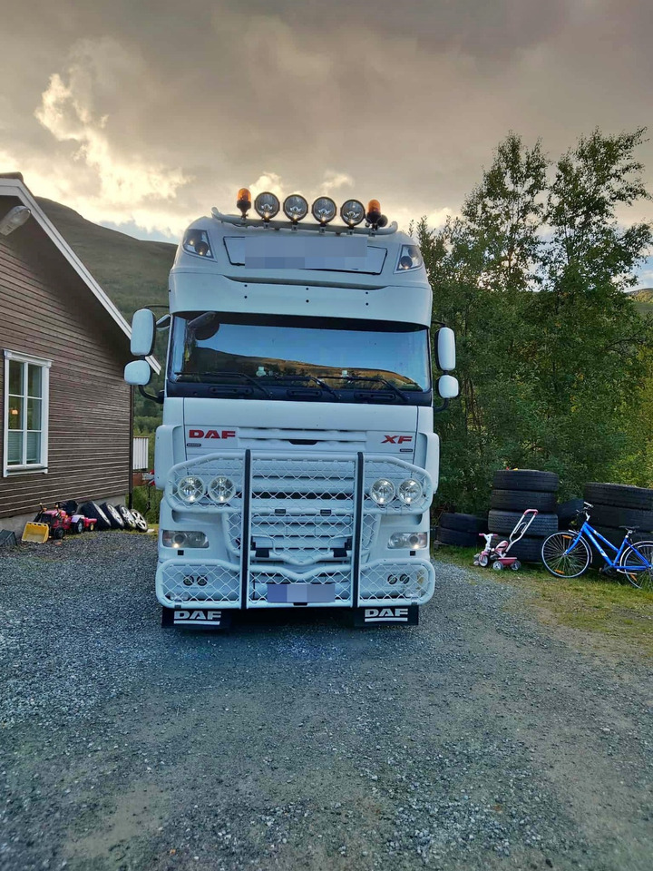 DAF XF 105 510 - Nyergesvontató: 1 kép. DAF XF 105 510 - Nyergesvontató: 1 kép.
