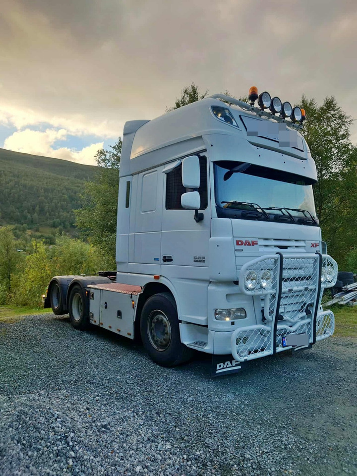 DAF XF 105 510 - Nyergesvontató: 3 kép. DAF XF 105 510 - Nyergesvontató: 3 kép.