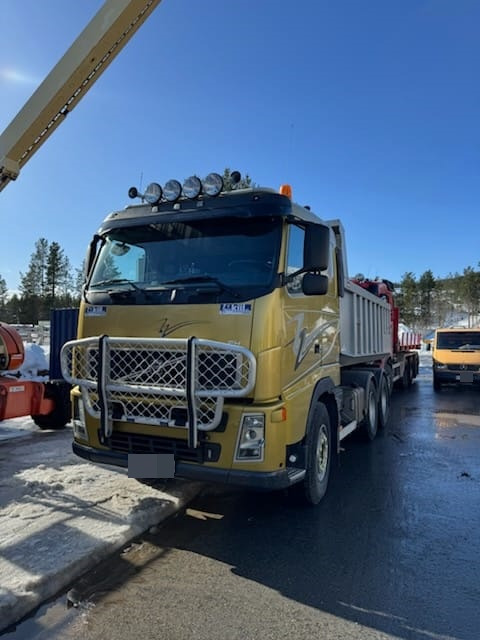 Volvo FH 480 6x4 Full Steel - Billenőplatós teherautó: 2 kép. Volvo FH 480 6x4 Full Steel - Billenőplatós teherautó: 2 kép.