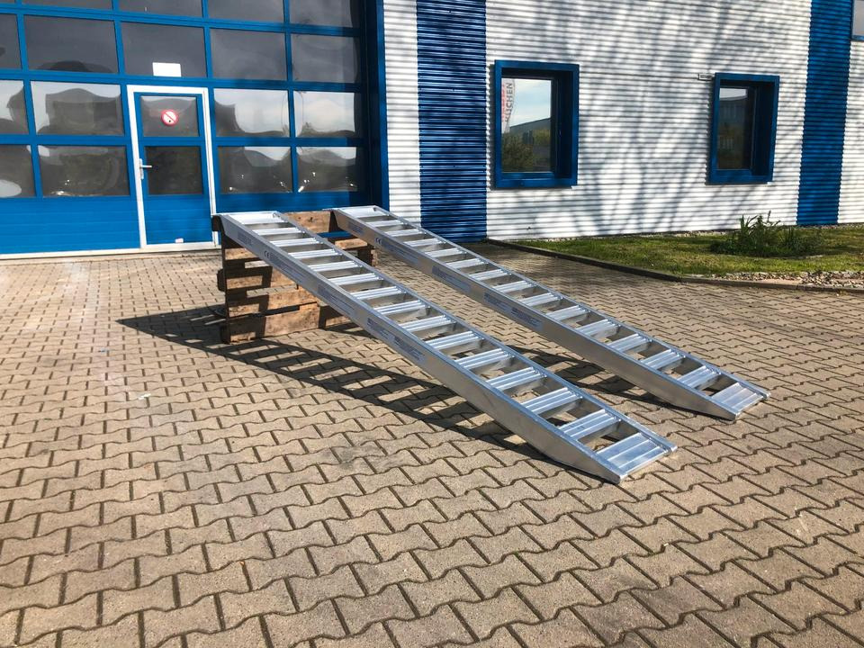 Alurampen Satz 3m 3000KG Minibagger Minilader Quad Auffahrrampe *INKL.19% MWST* - Rakodó rámpa: 3 kép. Alurampen Satz 3m 3000KG Minibagger Minilader Quad Auffahrrampe *INKL.19% MWST* - Rakodó rámpa: 3 kép.