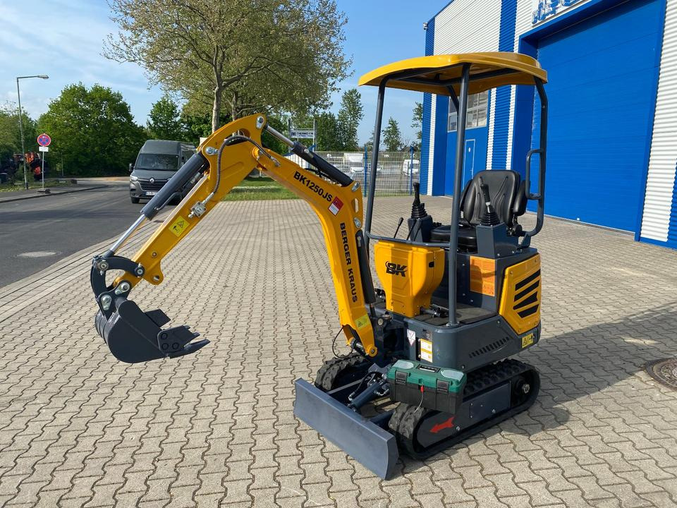 Minibagger BK1250JS + Schaufelpaket *INKL.19% MWST*KUBOTA*BERGER KRAUS*JOYSTICK*SOFORT!* - Minikotró: 1 kép. Minibagger BK1250JS + Schaufelpaket *INKL.19% MWST*KUBOTA*BERGER KRAUS*JOYSTICK*SOFORT!* - Minikotró: 1 kép.