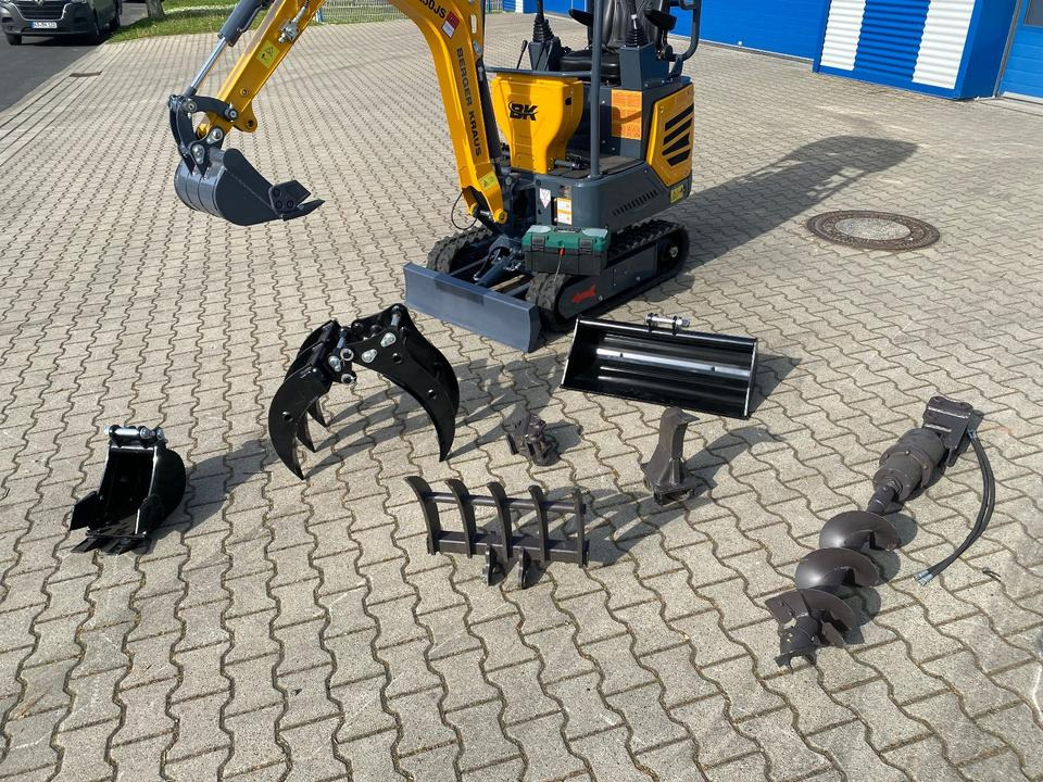 Minibagger BK1250JS + Zubehör *INKL.19% MWST*KUBOTA*BERGER KRAUS*JOYSTICK*SOFORT!* - Minikotró: 3 kép. Minibagger BK1250JS + Zubehör *INKL.19% MWST*KUBOTA*BERGER KRAUS*JOYSTICK*SOFORT!* - Minikotró: 3 kép.