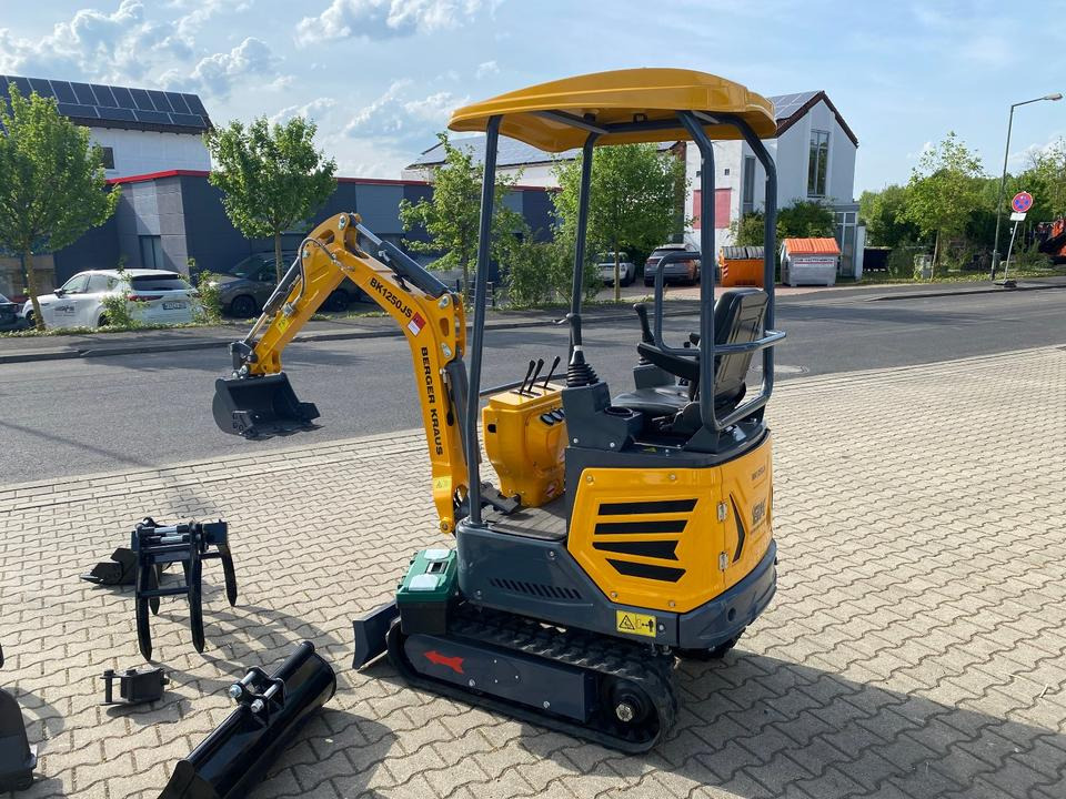 Minibagger BK1250JS + Zubehör *INKL.19% MWST*KUBOTA*BERGER KRAUS*JOYSTICK*SOFORT!* - Minikotró: 5 kép. Minibagger BK1250JS + Zubehör *INKL.19% MWST*KUBOTA*BERGER KRAUS*JOYSTICK*SOFORT!* - Minikotró: 5 kép.