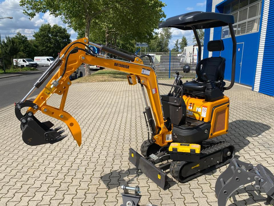 Minibagger BK1300JSR inkl. großem Zubehörpaket *INKL.19% MWST*BERGER KRAUS* VERSTELLFAHRWERK*KUBOTA*SOFORT!* - Minikotró: 3 kép. Minibagger BK1300JSR inkl. großem Zubehörpaket *INKL.19% MWST*BERGER KRAUS* VERSTELLFAHRWERK*KUBOTA*SOFORT!* - Minikotró: 3 kép.