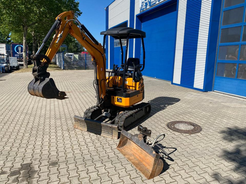 Minibagger BK2000ASR inkl. Schaufeln *INKL.19 MWST*95H*BERGER KRAUS*YANMAR-MOTOR* SCHWENKARM*VERSTELLFAHRWERK* - Minikotró: 3 kép. Minibagger BK2000ASR inkl. Schaufeln *INKL.19 MWST*95H*BERGER KRAUS*YANMAR-MOTOR* SCHWENKARM*VERSTELLFAHRWERK* - Minikotró: 3 kép.