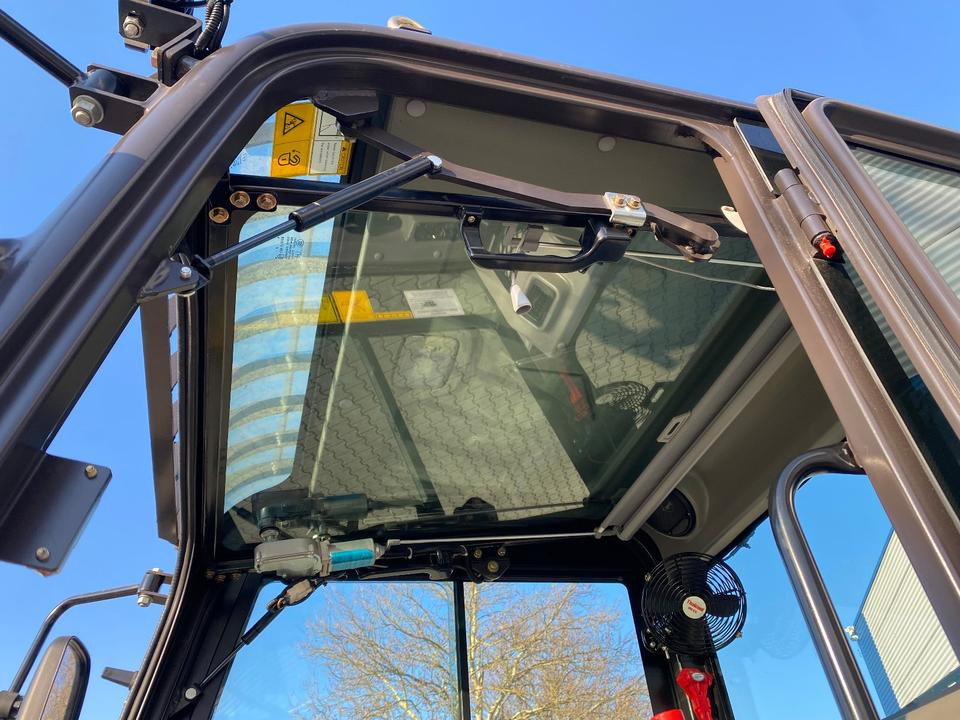 Minikotró, Pótkocsi Minibagger BK2000NKSR + Tieflader + Zubehör *INKL.19% MWST*BERGER KRAUS*KUBOTA* KLIMA*SCHWENKARM*VERSTELLFAHRWERK*: 14 kép.