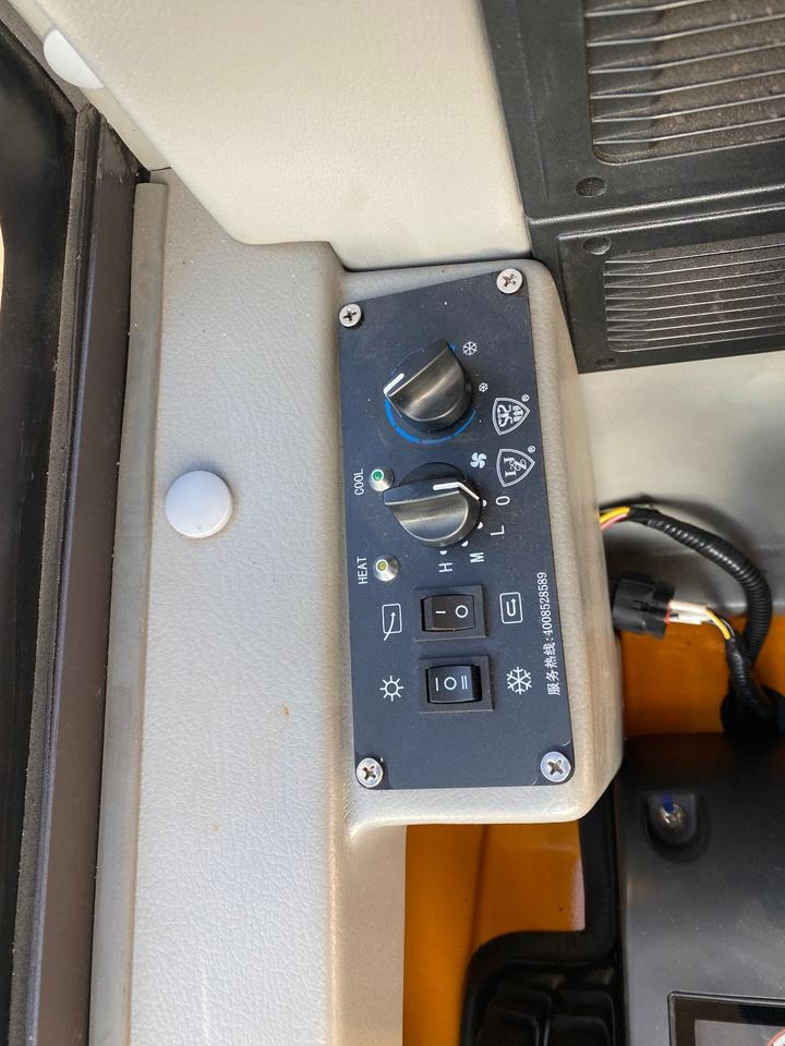 Minikotró Minibagger BK2000NKSR inkl. Zubehörpaket *INKL.19% MWST*BERGER KRAUS*KUBOTA* KLIMA*SCHWENKARM*VERSTELLFAHRWERK*: 14 kép.