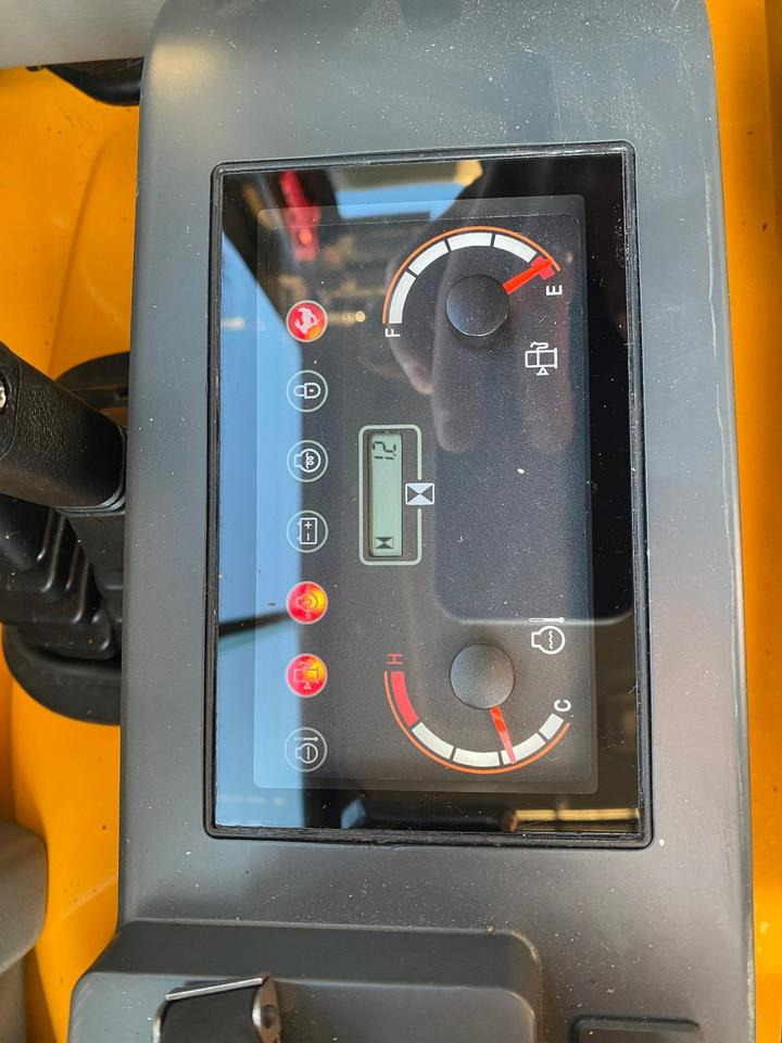 Minikotró Minibagger BK2000NKSR inkl. Zubehörpaket *INKL.19% MWST*BERGER KRAUS*KUBOTA* KLIMA*SCHWENKARM*VERSTELLFAHRWERK*: 13 kép.