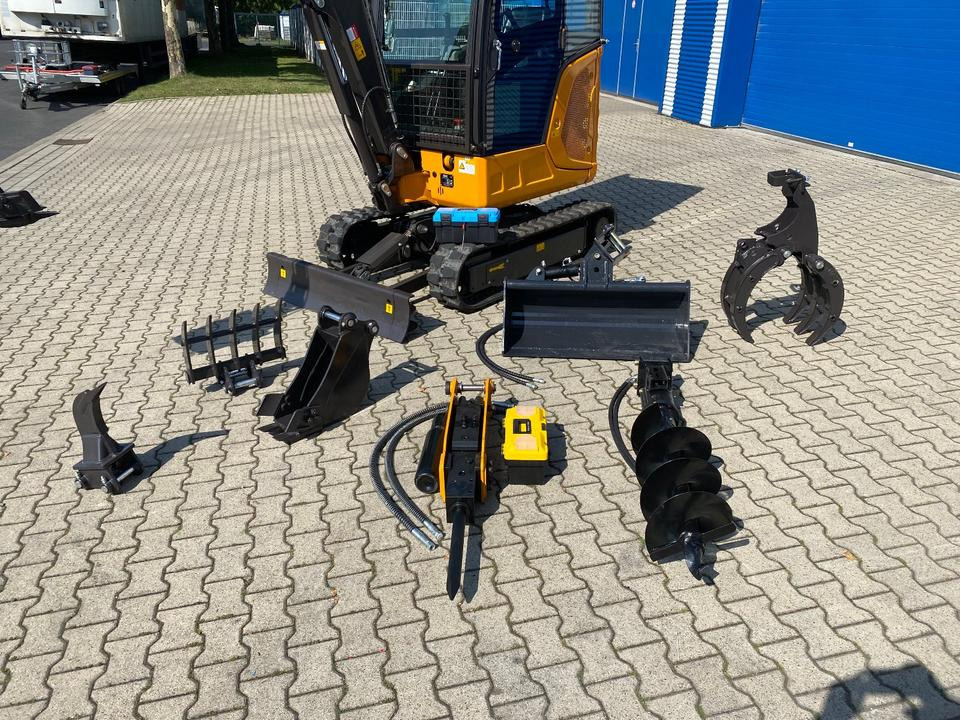 Minibagger BK2800ASR inkl. Zubehörpaket *INKL.19% MWST*BERGER KRAUS*KUBOTA*SCHWENKARM* VERSTELLFAHRWERK*KLIMA* - Minikotró: 2 kép. Minibagger BK2800ASR inkl. Zubehörpaket *INKL.19% MWST*BERGER KRAUS*KUBOTA*SCHWENKARM* VERSTELLFAHRWERK*KLIMA* - Minikotró: 2 kép.