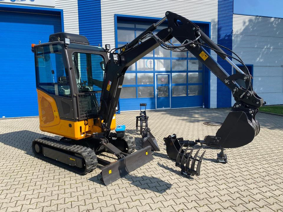 Minibagger BK2800ASR inkl. Zubehörpaket *INKL.19% MWST*BERGER KRAUS*KUBOTA*SCHWENKARM* VERSTELLFAHRWERK*KLIMA* - Minikotró: 5 kép. Minibagger BK2800ASR inkl. Zubehörpaket *INKL.19% MWST*BERGER KRAUS*KUBOTA*SCHWENKARM* VERSTELLFAHRWERK*KLIMA* - Minikotró: 5 kép.