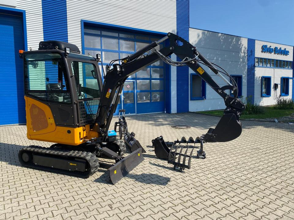 Minikotró Minibagger BK2800ASR inkl. Zubehörpaket *INKL.19% MWST*BERGER KRAUS*KUBOTA*SCHWENKARM* VERSTELLFAHRWERK*KLIMA*: 6 kép.
