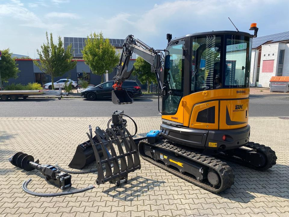 Minibagger BK4000KJS inkl. Zubehörpaket *INKL.19% MWST*BERGER KRAUS*KUBOTA*KLIMA* SCHWENKARM*SOFORT* - Minikotró: 4 kép. Minibagger BK4000KJS inkl. Zubehörpaket *INKL.19% MWST*BERGER KRAUS*KUBOTA*KLIMA* SCHWENKARM*SOFORT* - Minikotró: 4 kép.