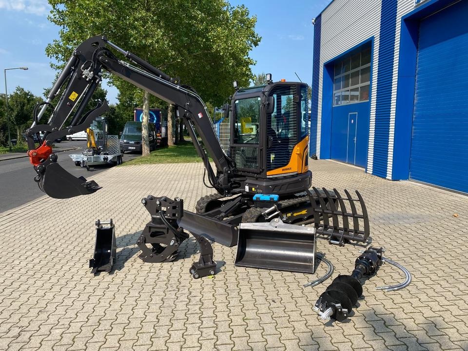 Minibagger BK4000KJS inkl. Zubehörpaket *INKL.19% MWST*BERGER KRAUS*KUBOTA*KLIMA* SCHWENKARM*SOFORT* - Minikotró: 1 kép. Minibagger BK4000KJS inkl. Zubehörpaket *INKL.19% MWST*BERGER KRAUS*KUBOTA*KLIMA* SCHWENKARM*SOFORT* - Minikotró: 1 kép.