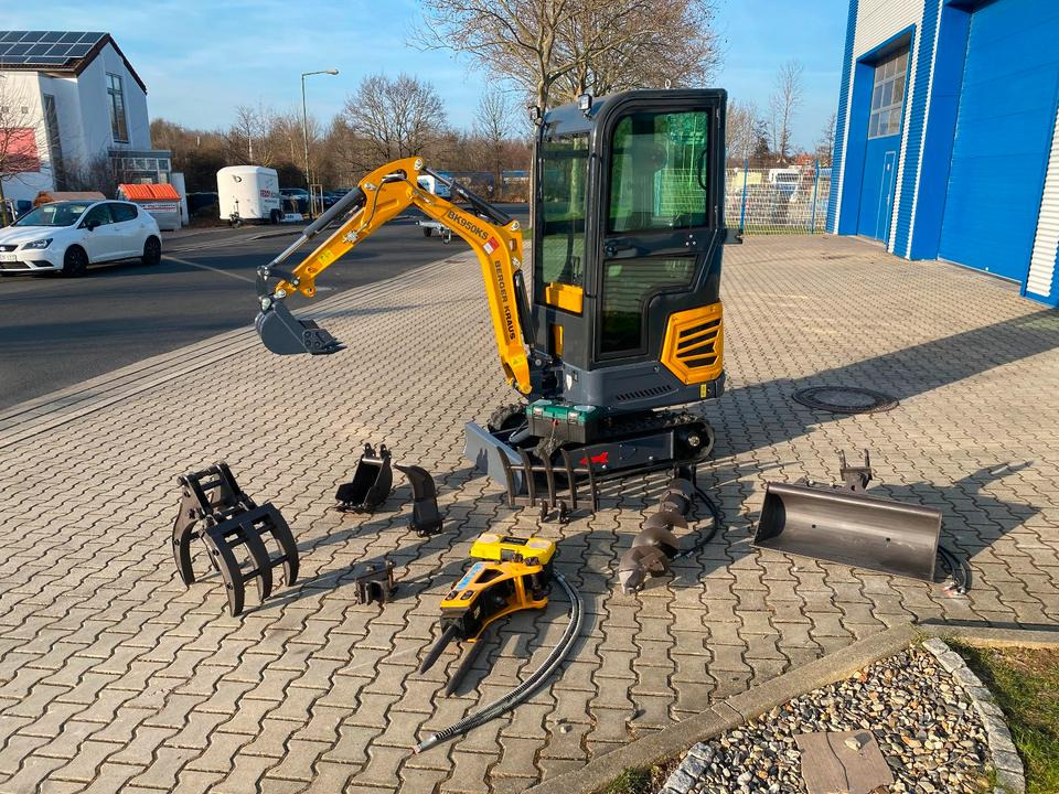 Minibagger BK950KS + Zubehör *INKL.19% MWST*BERGER KRAUS*KABINE*SOFORT!* - Minikotró: 2 kép. Minibagger BK950KS + Zubehör *INKL.19% MWST*BERGER KRAUS*KABINE*SOFORT!* - Minikotró: 2 kép.