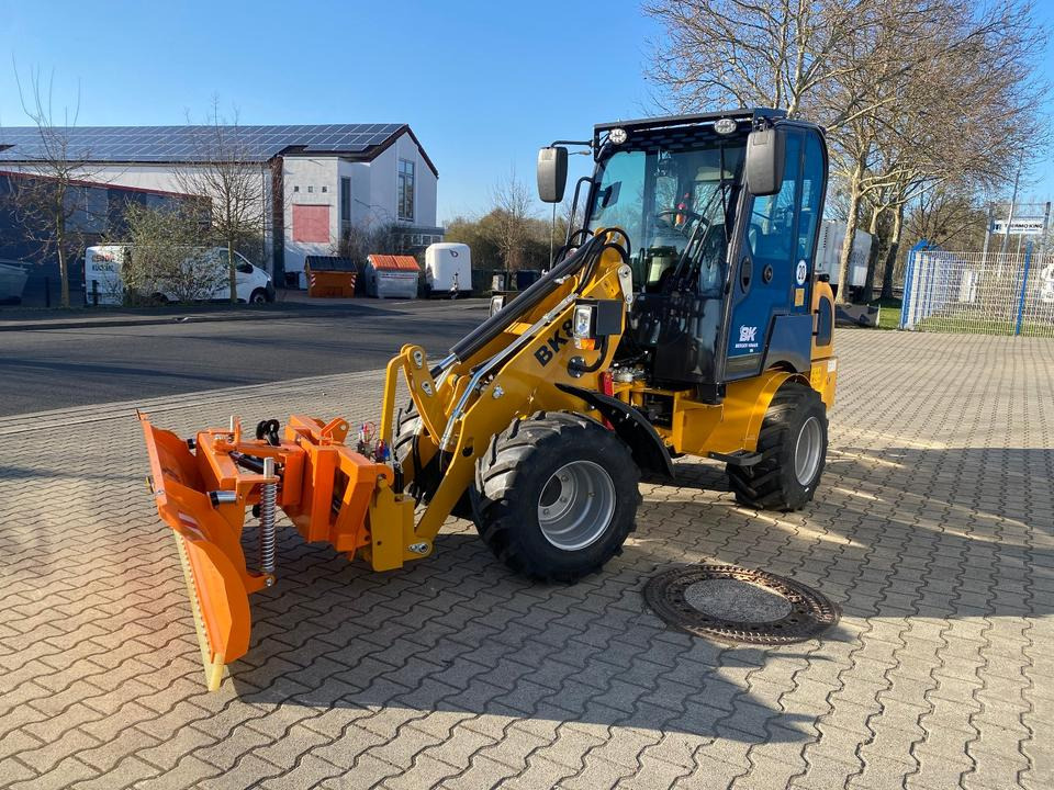 Radlader/Hoflader BK810 inkl. Winter-Komplettpaket *INKL.19% MWST*BERGER KRAUS* KUBOTA*EURO*CE* - Derékcsuklós rakodó: 4 kép. Radlader/Hoflader BK810 inkl. Winter-Komplettpaket *INKL.19% MWST*BERGER KRAUS* KUBOTA*EURO*CE* - Derékcsuklós rakodó: 4 kép.