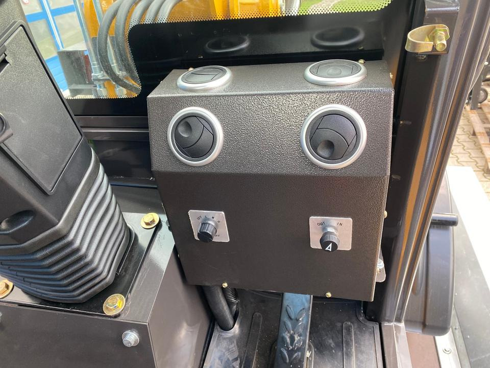Derékcsuklós rakodó Teleskoplader/Radlader BK810T inkl. Tieflader und großem Zubehör *INKL.19% MWST*BERGER KRAUS*KUBOTA*EURO*CE*: 11 kép.