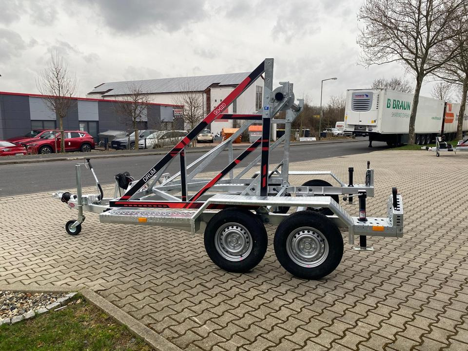 Vermietung / Kabelanhänger 3500KG / Nutzlast 2766KG / Kabeltrommel-Anhänger / Glasfaser/ 1 Monat - Kábeldob szállító utánfutó: 4 kép. Vermietung / Kabelanhänger 3500KG / Nutzlast 2766KG / Kabeltrommel-Anhänger / Glasfaser/ 1 Monat - Kábeldob szállító utánfutó: 4 kép.