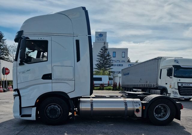 Iveco AS440ST*LNG*Standard*2022*2 Tanks - Nyergesvontató: 3 kép. Iveco AS440ST*LNG*Standard*2022*2 Tanks - Nyergesvontató: 3 kép.