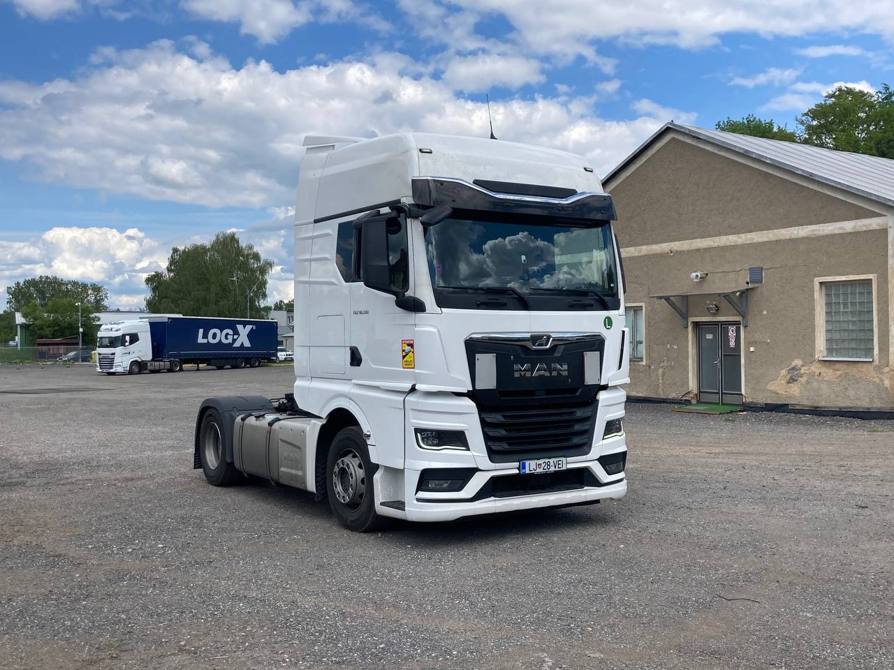 MAN TGX 18.510 XXL*RETARDER*2xTANK*STANDARD*2021 - Nyergesvontató: 3 kép. MAN TGX 18.510 XXL*RETARDER*2xTANK*STANDARD*2021 - Nyergesvontató: 3 kép.