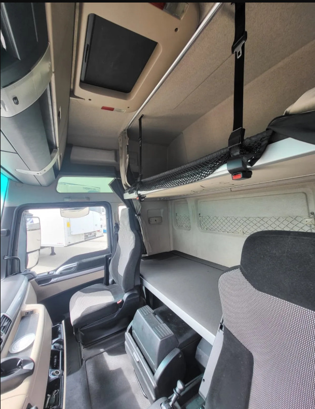 MAN TGX18.500 XXL*2xTANK*RETARDER - Nyergesvontató: 5 kép. MAN TGX18.500 XXL*2xTANK*RETARDER - Nyergesvontató: 5 kép.