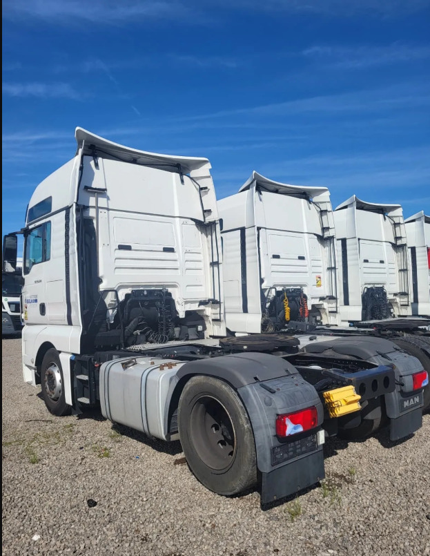 MAN TGX18.500 XXL*2xTANK*RETARDER - Nyergesvontató: 3 kép. MAN TGX18.500 XXL*2xTANK*RETARDER - Nyergesvontató: 3 kép.