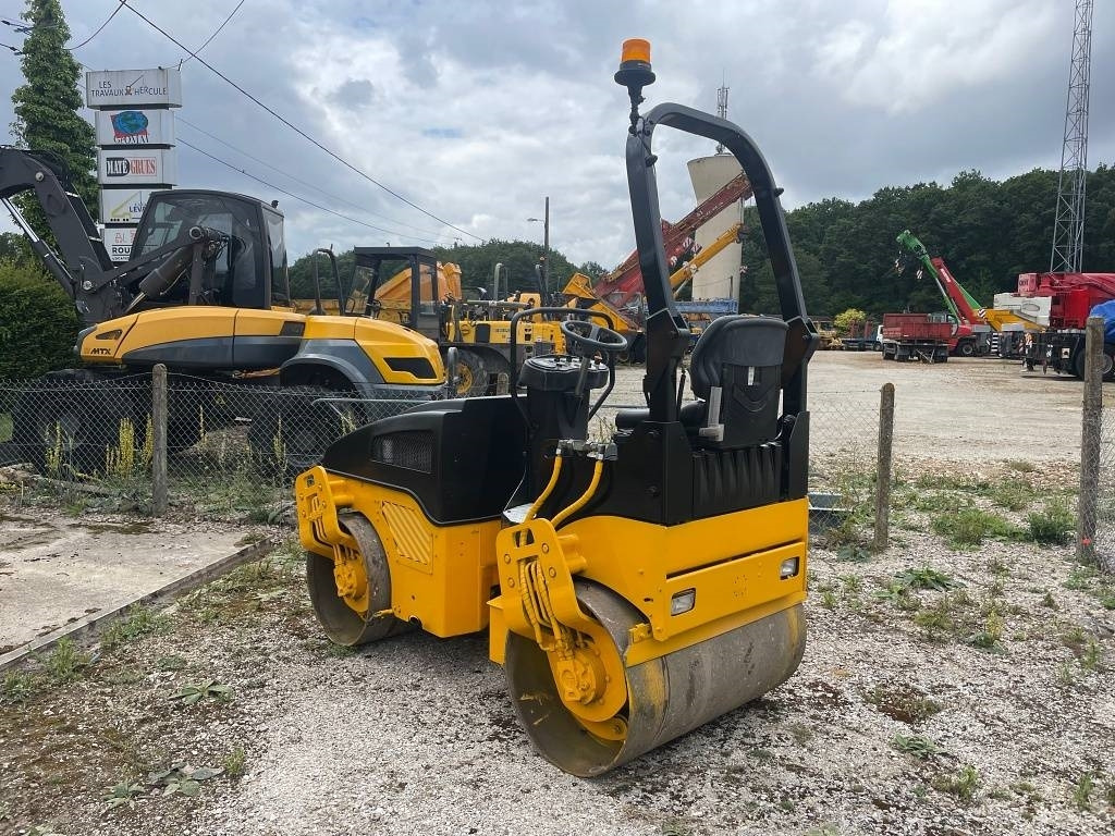 Bomag BW 120 AD-4 - Úthenger: 3 kép. Bomag BW 120 AD-4 - Úthenger: 3 kép.