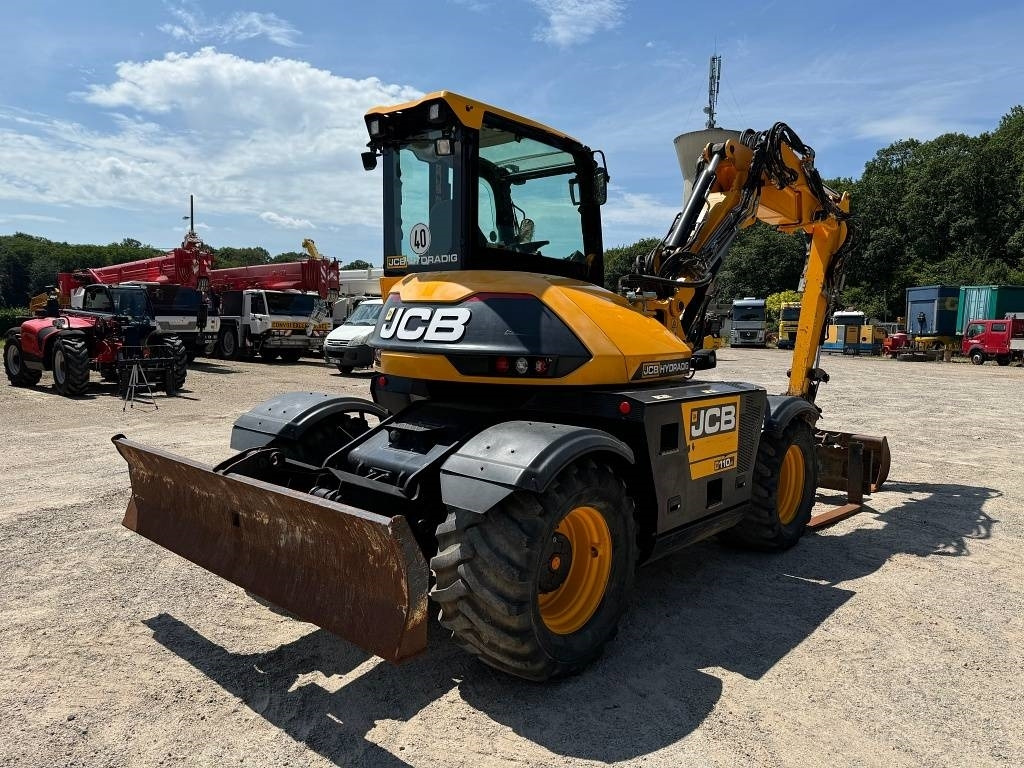 JCB HD 110 WT Hydradig - Gumikerekes kotró: 3 kép. JCB HD 110 WT Hydradig - Gumikerekes kotró: 3 kép.