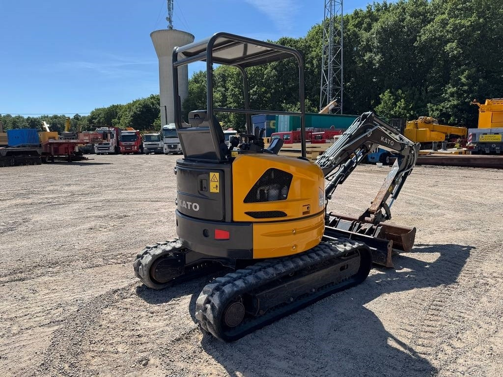 Kato imer HD33V5 - Minikotró: 5 kép. Kato imer HD33V5 - Minikotró: 5 kép.