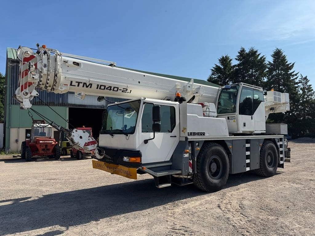 Liebherr LTM 1040-2.1 - Terepjáró autódaru: 1 kép. Liebherr LTM 1040-2.1 - Terepjáró autódaru: 1 kép.