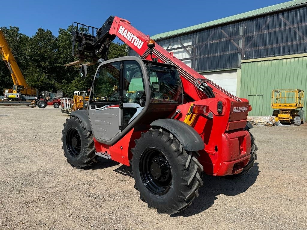 Manitou MT 732 - Teleszkópos rakodó: 4 kép. Manitou MT 732 - Teleszkópos rakodó: 4 kép.