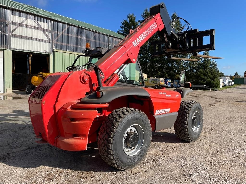 Manitou MVT 675 - Teleszkópos rakodó: 2 kép. Manitou MVT 675 - Teleszkópos rakodó: 2 kép.