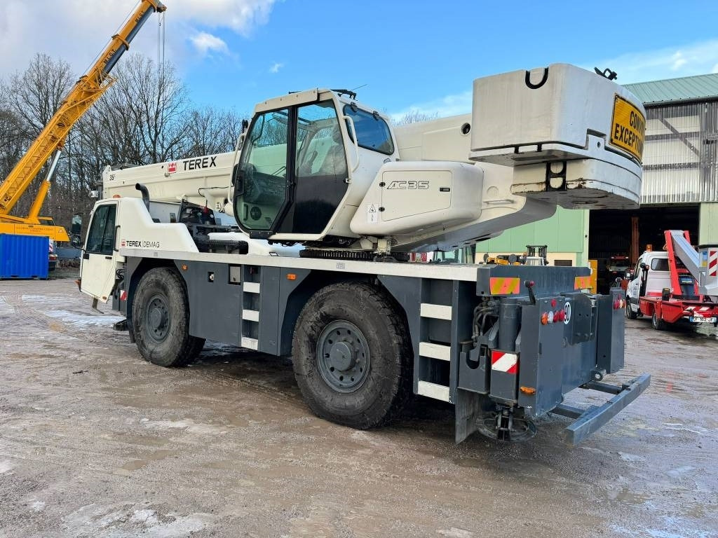 Terex AC 35 - Autódaru: 3 kép. Terex AC 35 - Autódaru: 3 kép.