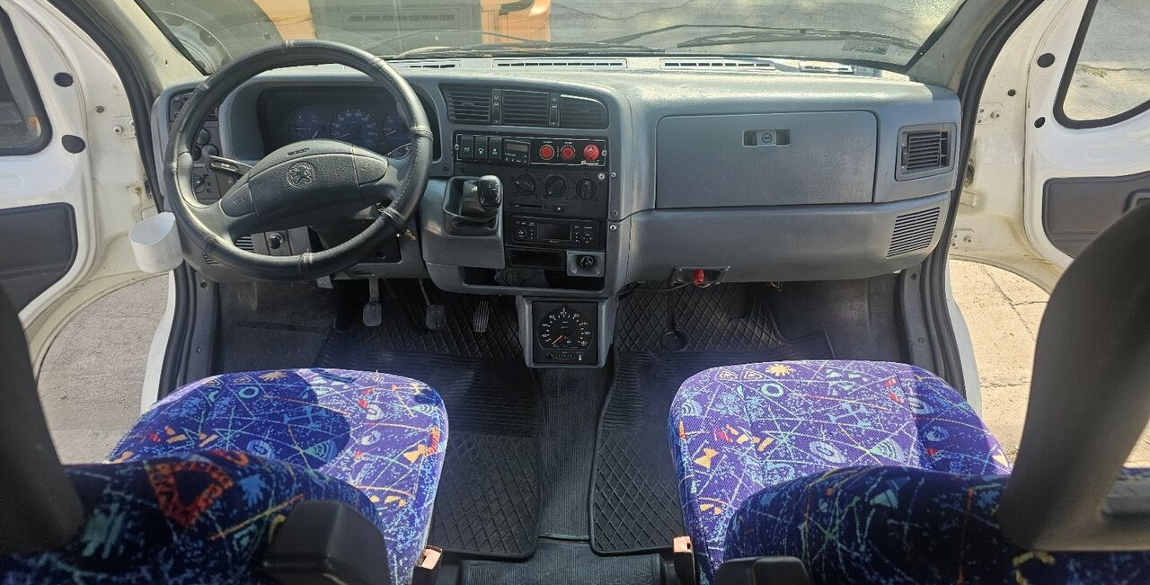 Peugeot BOXER 2.5 lízing Peugeot BOXER 2.5: 8 kép. Peugeot BOXER 2.5 lízing Peugeot BOXER 2.5: 8 kép.