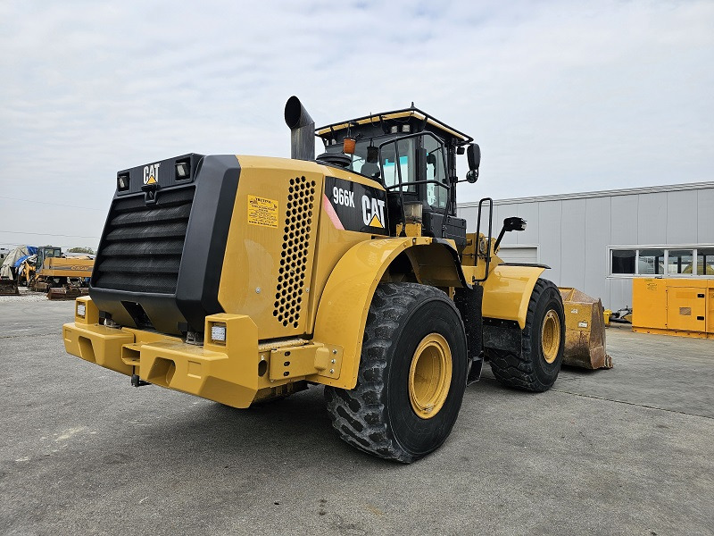 CATERPILLAR 966K - Gumikerekes homlokrakodó: 4 kép. CATERPILLAR 966K - Gumikerekes homlokrakodó: 4 kép.