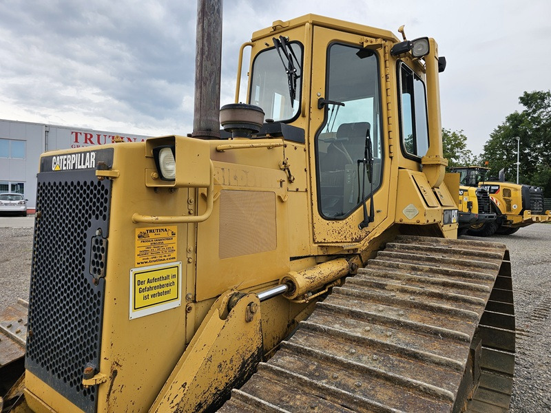 Buldózer CATERPILLAR D4H: 9 kép.