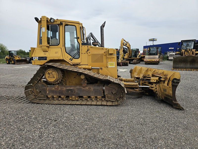 Buldózer CATERPILLAR D4H: 6 kép.