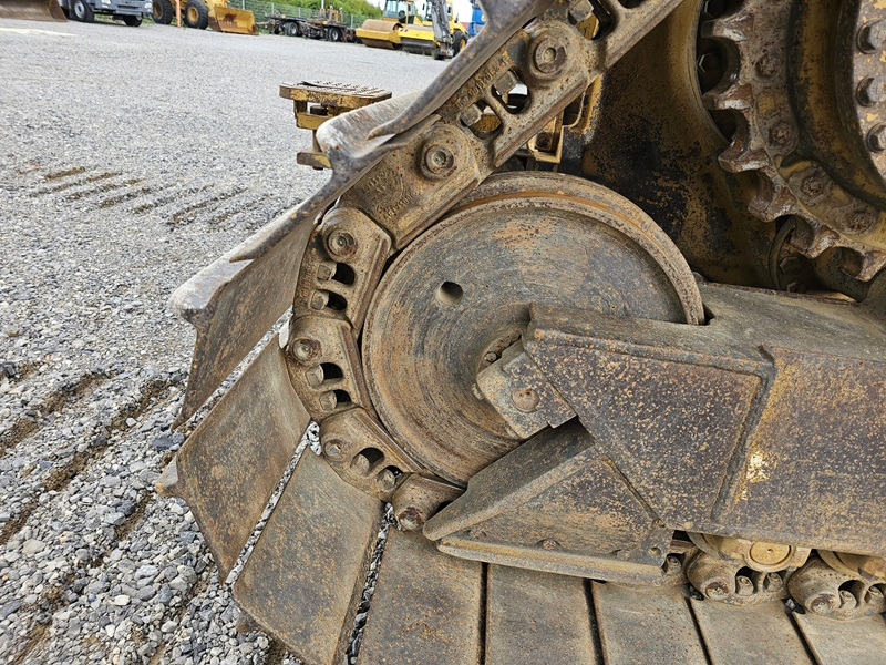 Buldózer CATERPILLAR D4H: 19 kép.