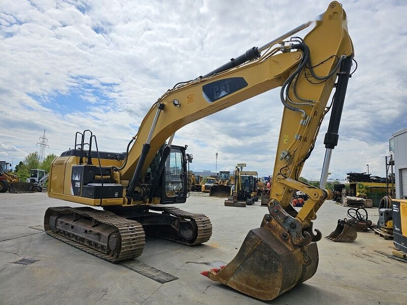 Caterpillar 329ELN - Lánctalpas kotró: 5 kép. Caterpillar 329ELN - Lánctalpas kotró: 5 kép.