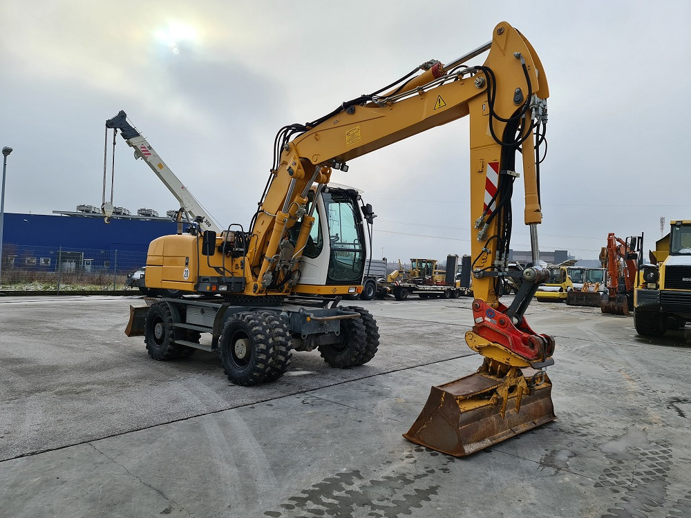 Építőipari gépek LIEBHERR A316: 6 kép. Építőipari gépek LIEBHERR A316: 6 kép.