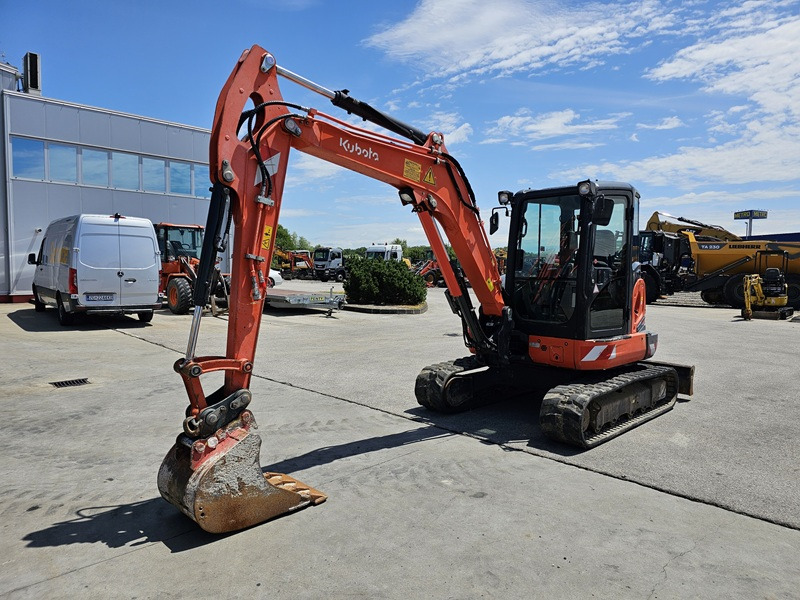 KUBOTA KX057-4 - Minikotró: 1 kép. KUBOTA KX057-4 - Minikotró: 1 kép.
