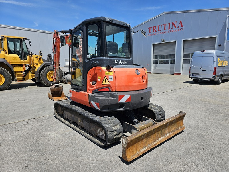 KUBOTA KX057-4 - Minikotró: 3 kép. KUBOTA KX057-4 - Minikotró: 3 kép.