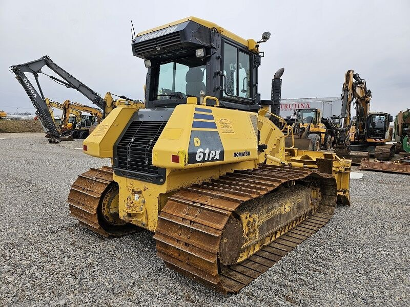 Komatsu D61 PX-23 - Buldózer: 4 kép. Komatsu D61 PX-23 - Buldózer: 4 kép.