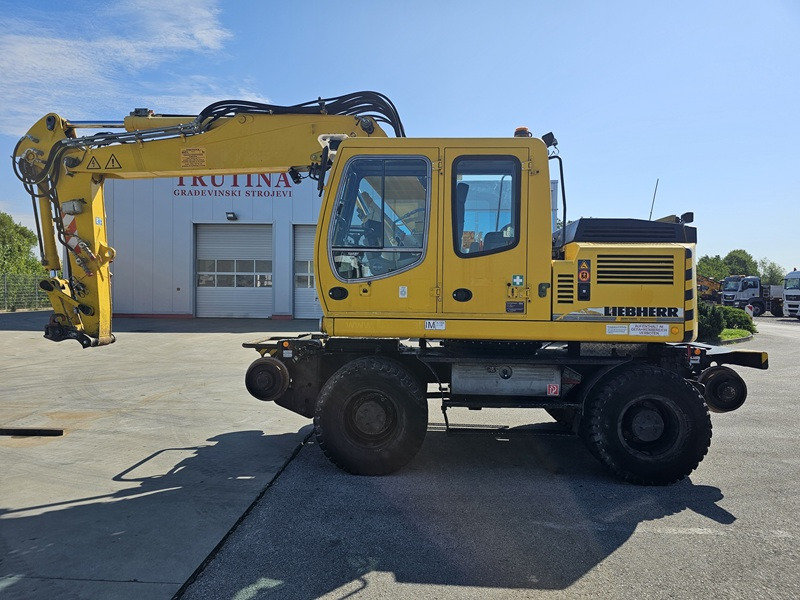 LIEBHERR A900C ZW - Gumikerekes kotró: 1 kép. LIEBHERR A900C ZW - Gumikerekes kotró: 1 kép.