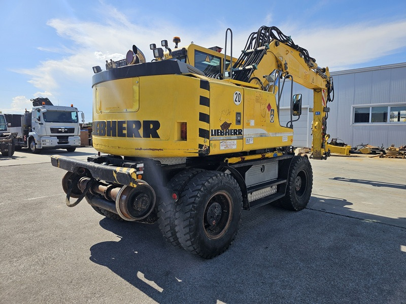LIEBHERR A900C ZW - Gumikerekes kotró: 3 kép. LIEBHERR A900C ZW - Gumikerekes kotró: 3 kép.