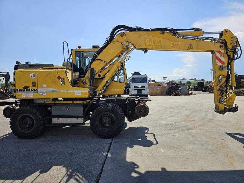 LIEBHERR A900C ZW - Gumikerekes kotró: 4 kép. LIEBHERR A900C ZW - Gumikerekes kotró: 4 kép.