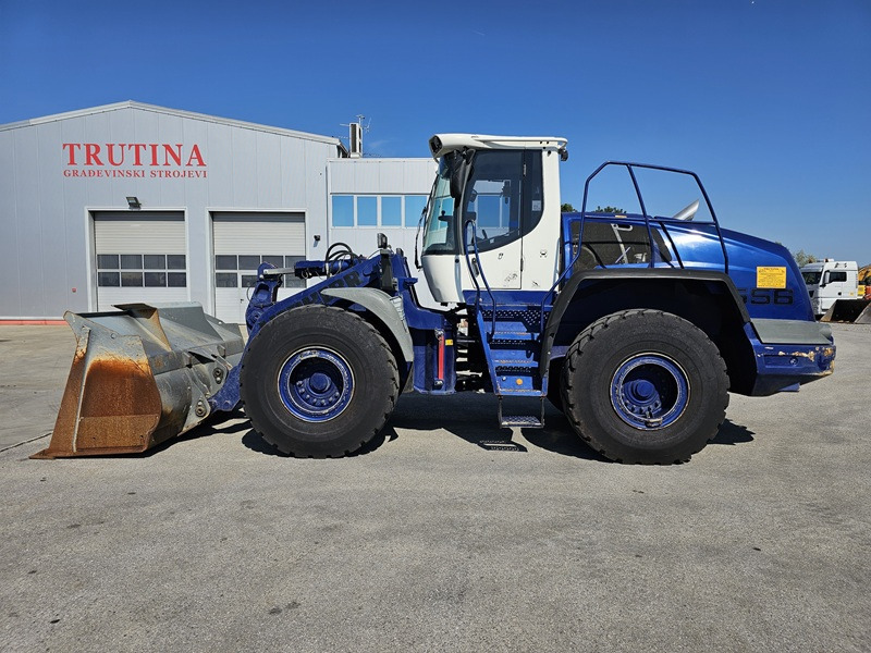 LIEBHERR L556 - Gumikerekes homlokrakodó: 1 kép. LIEBHERR L556 - Gumikerekes homlokrakodó: 1 kép.