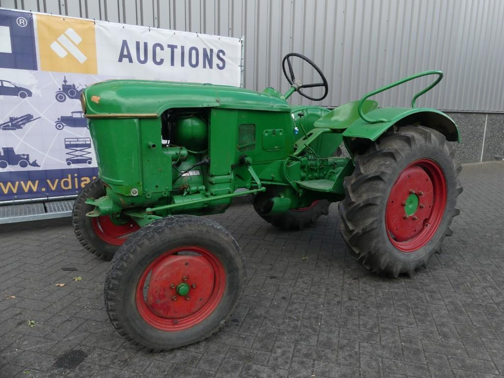 Deutz D15 - Traktor: 3 kép. Deutz D15 - Traktor: 3 kép.