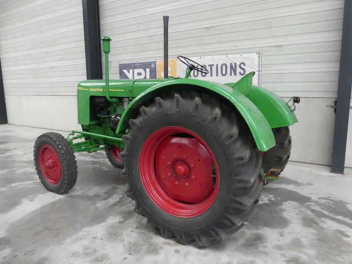 Fendt F40P - Traktor: 5 kép. Fendt F40P - Traktor: 5 kép.