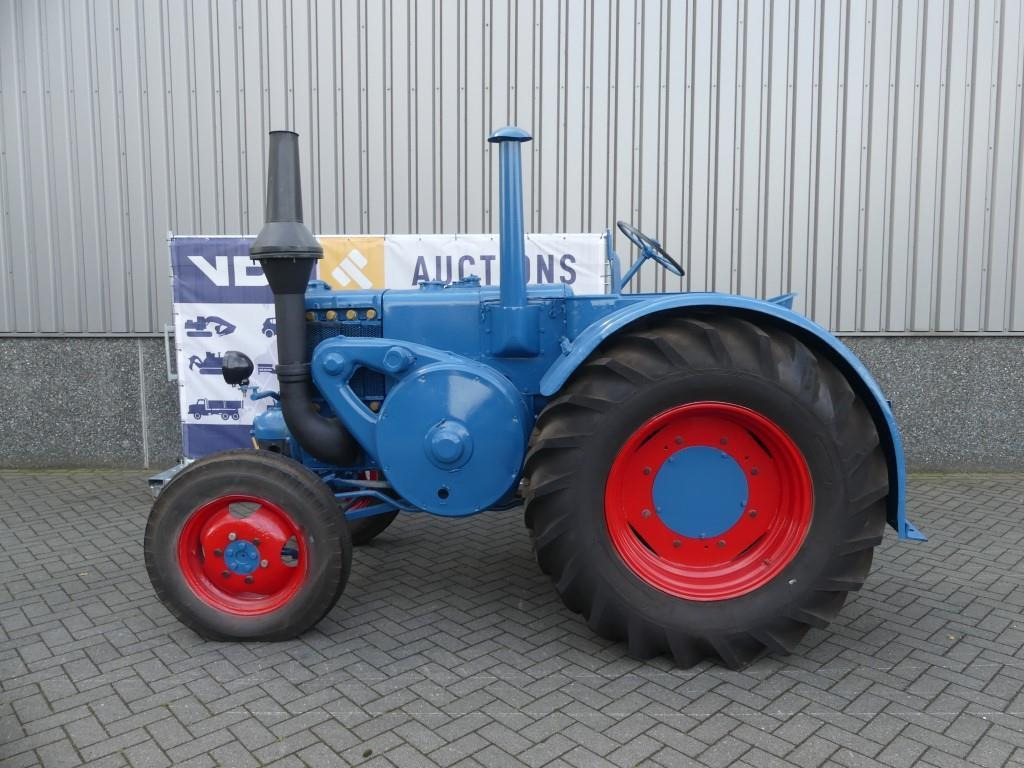 Lanz Bulldog D9506 - Traktor: 3 kép. Lanz Bulldog D9506 - Traktor: 3 kép.